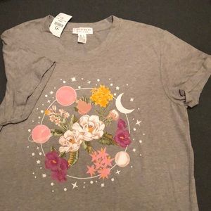 Gray graphic t-shirt